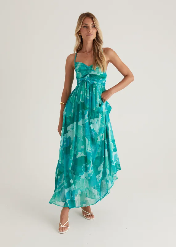 Midi dresses with patchwork patterns for a one - of - a - kind style Tahitian Midi Dress - Green Rush Midi dresses with patchwork patterns for a one - of - a - kind style Tahitian Midi Dress - Green Rush