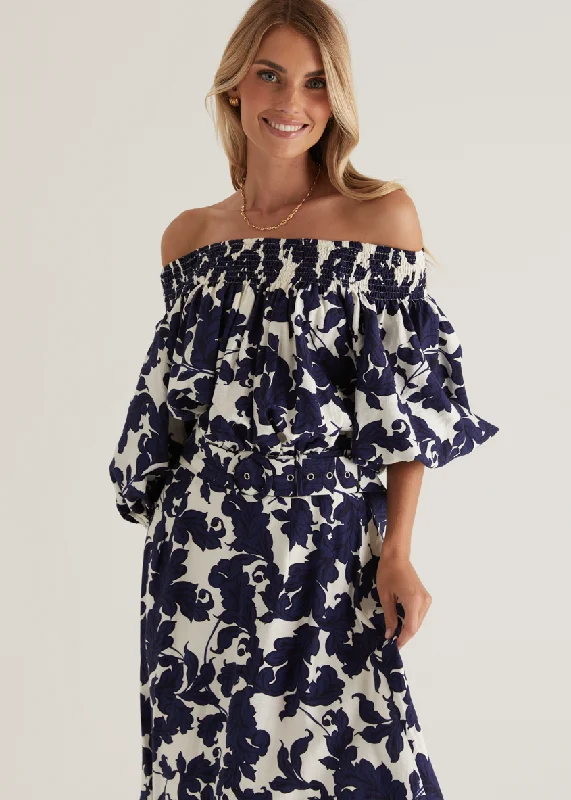 Midi dresses with printed lining for a hidden and stylish detail Talu Off Shoulder Midi Dress - Navy Paisley Midi dresses with printed lining for a hidden and stylish detail Talu Off Shoulder Midi Dress - Navy Paisley