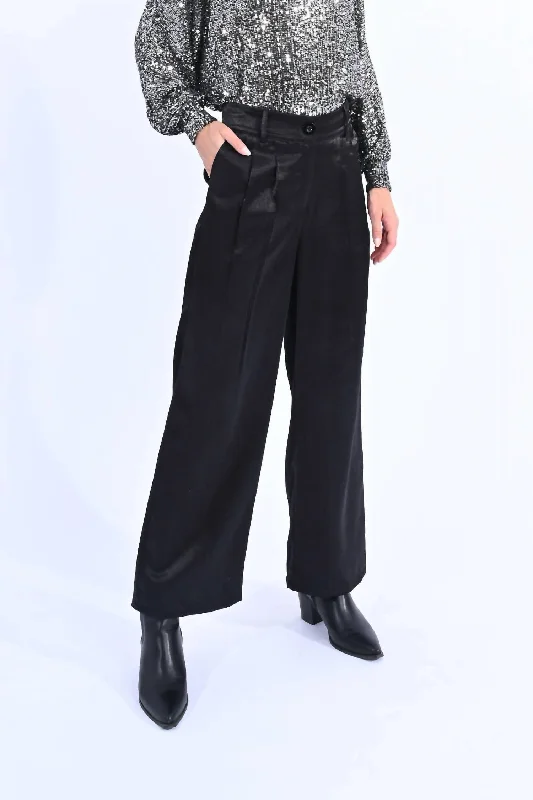 Plus Size Women's Embroidered Tight Trousers in White for a Feminine and Elegant StyleHigh Waist Pants In Black Plus Size Women's Embroidered Tight Trousers in White for a Feminine and Elegant StyleHigh Waist Pants In Black