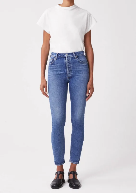 Women's Velvet Tight Trousers in Burgundy for a Luxurious and Elegant AppearanceNico Denim Jean In Betray Women's Velvet Tight Trousers in Burgundy for a Luxurious and Elegant AppearanceNico Denim Jean In Betray