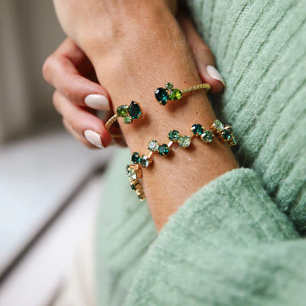 Mock - Neck Women Sweater for a Modern TwistCaroline Svedbom Fiona Bracelet Gold Green Combo Mock - Neck Women Sweater for a Modern TwistCaroline Svedbom Fiona Bracelet Gold Green Combo