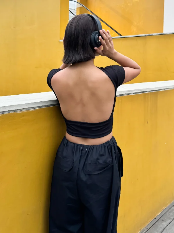 Embroidered Women T Shirt with Intricate DetailsHalf Sleeve Ribbed Stretchable Backless Top Embroidered Women T Shirt with Intricate DetailsHalf Sleeve Ribbed Stretchable Backless Top
