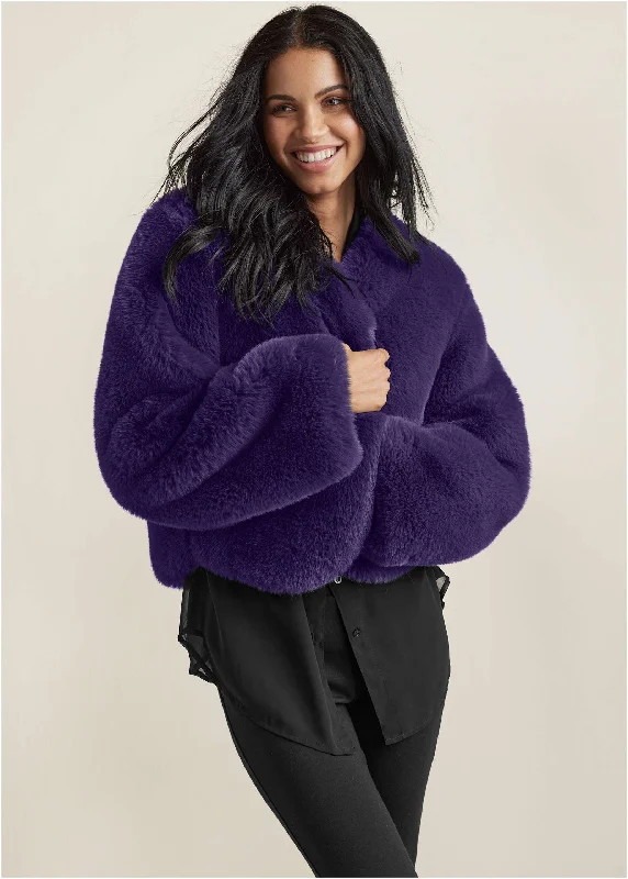 Cashmere Women Sweater with a Luxurious Soft TouchCropped Faux Fur Coat - Violet Indigo Cashmere Women Sweater with a Luxurious Soft TouchCropped Faux Fur Coat - Violet Indigo