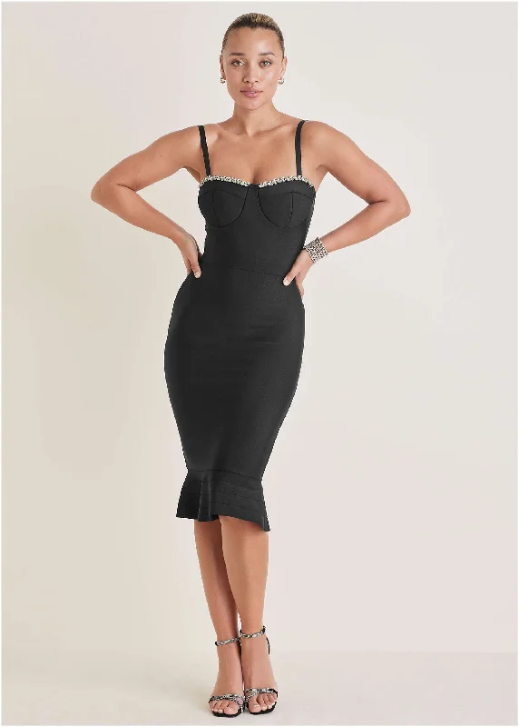 Turtleneck Women Sweater for a Classic and Elegant StyleEmbellished Bodycon Dress - Black Turtleneck Women Sweater for a Classic and Elegant StyleEmbellished Bodycon Dress - Black