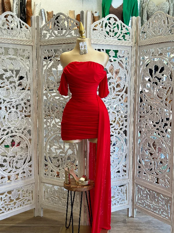 Maxi Women Dress with Floral Print for a Bohemian VibeMaxi Women Dress with Floral Print for a Bohemian VibeCherry Red Tailed Dress Maxi Women Dress with Floral Print for a Bohemian VibeMaxi Women Dress with Floral Print for a Bohemian VibeCherry Red Tailed Dress