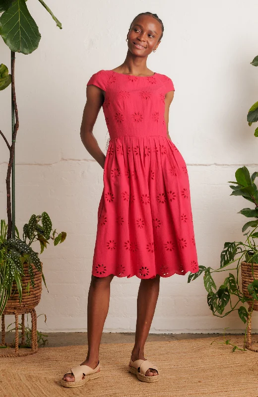 Sheath Women Dress with a Tailored Fit for a Professional LookSheath Women Dress with a Tailored Fit for a Professional LookClaudia Floral Broderie Crimson Red Dress Sheath Women Dress with a Tailored Fit for a Professional LookSheath Women Dress with a Tailored Fit for a Professional LookClaudia Floral Broderie Crimson Red Dress