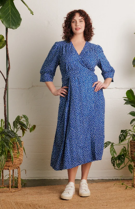 Empire Waist Women Dress to Accentuate the Bust and Conceal the WaistEmpire Waist Women Dress to Accentuate the Bust and Conceal the WaistMarianna Blue Scattered Spot Dress Empire Waist Women Dress to Accentuate the Bust and Conceal the WaistEmpire Waist Women Dress to Accentuate the Bust and Conceal the WaistMarianna Blue Scattered Spot Dress