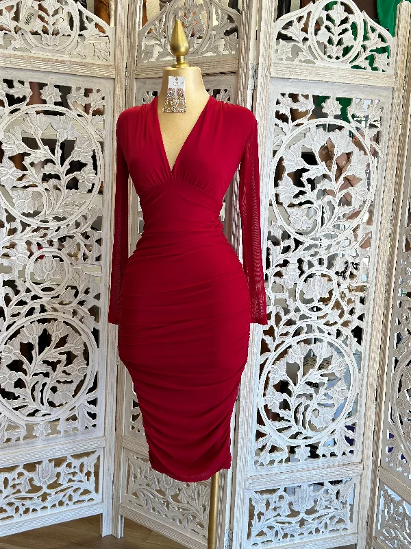 Shift Women Dress with a Simple and Classic Design for Everyday WearShift Women Dress with a Simple and Classic Design for Everyday WearRed Crossed Mesh Midi Dress Shift Women Dress with a Simple and Classic Design for Everyday WearShift Women Dress with a Simple and Classic Design for Everyday WearRed Crossed Mesh Midi Dress