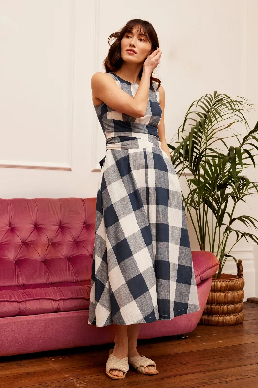 Maxi Women Dress with Floral Print for a Bohemian VibeMaxi Women Dress with Floral Print for a Bohemian VibeRoberta Indigo Plaid Dress Maxi Women Dress with Floral Print for a Bohemian VibeMaxi Women Dress with Floral Print for a Bohemian VibeRoberta Indigo Plaid Dress
