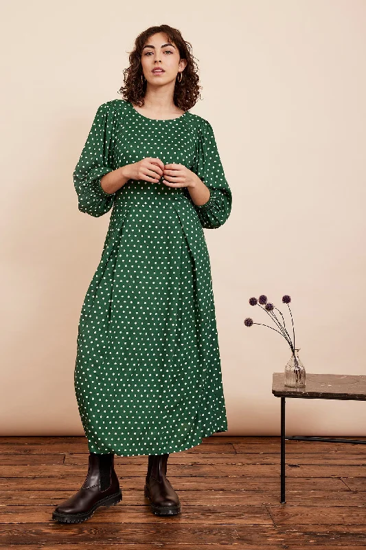 Shift Women Dress with a Simple and Classic Design for Everyday WearShift Women Dress with a Simple and Classic Design for Everyday WearSable Verdant Green Spot Dress Shift Women Dress with a Simple and Classic Design for Everyday WearShift Women Dress with a Simple and Classic Design for Everyday WearSable Verdant Green Spot Dress