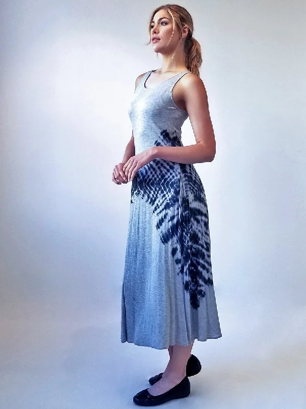 Halter Neck Women Dress to Show Off the Shoulders and Neckline Halter Neck Women Dress to Show Off the Shoulders and Neckline Dress de la Feuille Halter Neck Women Dress to Show Off the Shoulders and Neckline Halter Neck Women Dress to Show Off the Shoulders and Neckline Dress de la Feuille