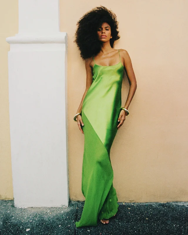 Maxi Women Dress with Floral Print for a Bohemian VibeMaxi Women Dress with Floral Print for a Bohemian VibeRuba Dress Green Maxi Women Dress with Floral Print for a Bohemian VibeMaxi Women Dress with Floral Print for a Bohemian VibeRuba Dress Green
