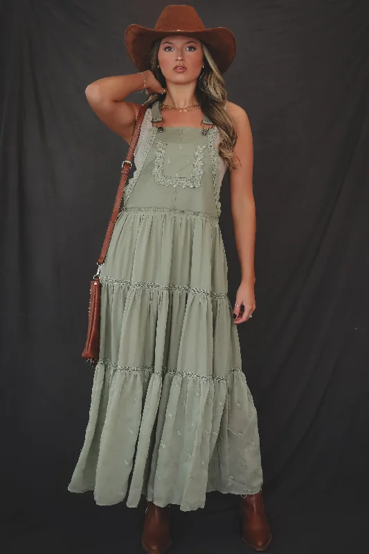 Ball Gown Women Dress with a Full Skirt for a Princess - like LookBall Gown Women Dress with a Full Skirt for a Princess - like LookAfernoon Out Embroidered Maxi Overall Dress Ball Gown Women Dress with a Full Skirt for a Princess - like LookBall Gown Women Dress with a Full Skirt for a Princess - like LookAfernoon Out Embroidered Maxi Overall Dress