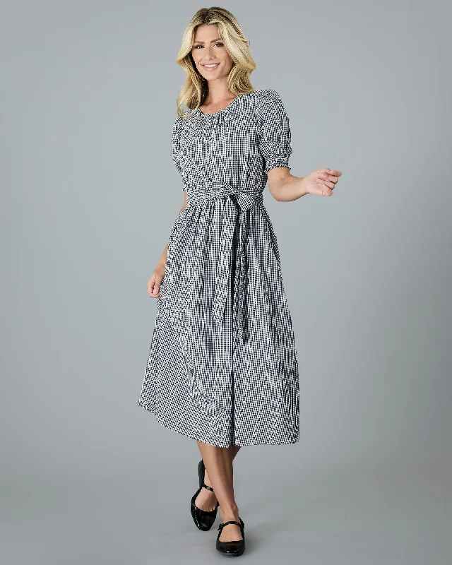 Wrap - Style Women Dress with Adjustable Fit for All Body TypesWrap - Style Women Dress with Adjustable Fit for All Body TypesCourtney Dress Wrap - Style Women Dress with Adjustable Fit for All Body TypesWrap - Style Women Dress with Adjustable Fit for All Body TypesCourtney Dress