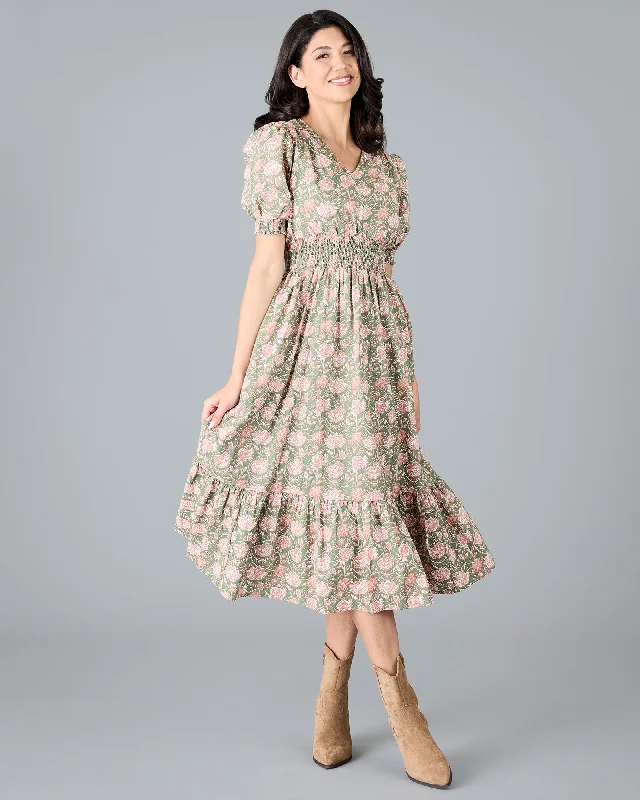 Halter Neck Women Dress to Show Off the Shoulders and NecklineHalter Neck Women Dress to Show Off the Shoulders and NecklineViolet Dress Halter Neck Women Dress to Show Off the Shoulders and NecklineHalter Neck Women Dress to Show Off the Shoulders and NecklineViolet Dress
