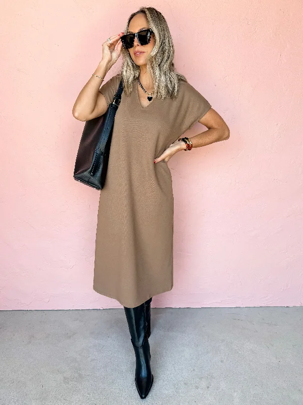 Halter Neck Women Dress to Show Off the Shoulders and NecklineHalter Neck Women Dress to Show Off the Shoulders and NecklineFalling Forward V Neck Midi Dress Halter Neck Women Dress to Show Off the Shoulders and NecklineHalter Neck Women Dress to Show Off the Shoulders and NecklineFalling Forward V Neck Midi Dress
