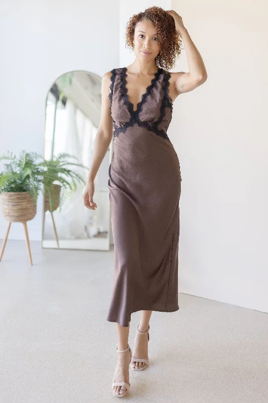 Shift Women Dress with a Simple and Classic Design for Everyday WearShift Women Dress with a Simple and Classic Design for Everyday WearOthello Dress Shift Women Dress with a Simple and Classic Design for Everyday WearShift Women Dress with a Simple and Classic Design for Everyday WearOthello Dress