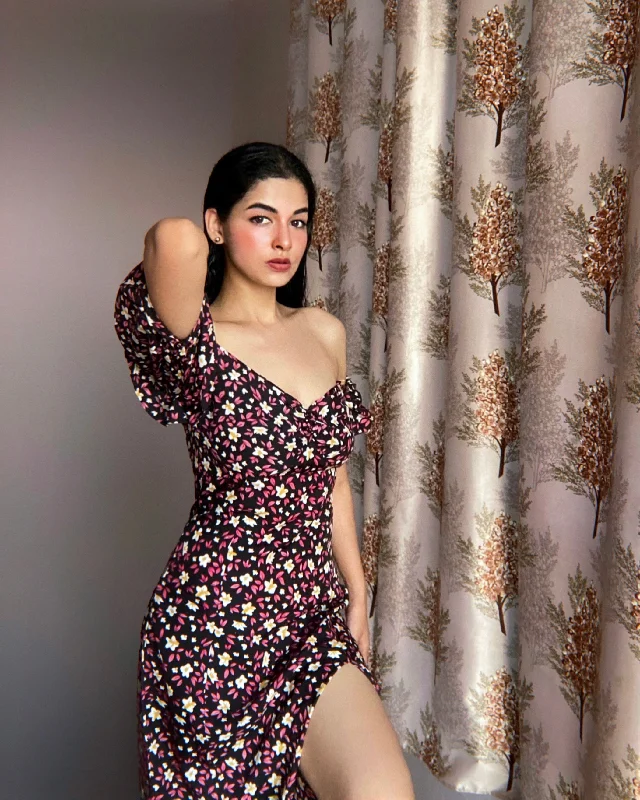 Pleated Women Dress with a Timeless and Elegant TexturePleated Women Dress with a Timeless and Elegant TextureSummer stealer floral dress Pleated Women Dress with a Timeless and Elegant TexturePleated Women Dress with a Timeless and Elegant TextureSummer stealer floral dress