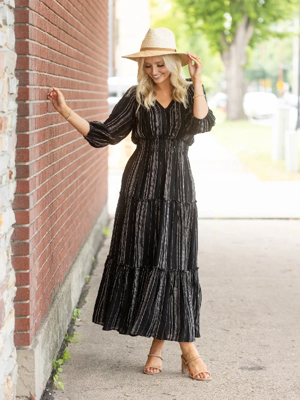 Strapless Women Dress with a Built - in Bra for Comfort and SupportStrapless Women Dress with a Built - in Bra for Comfort and SupportRails Caterine Balboa Stripe Maxi Dress