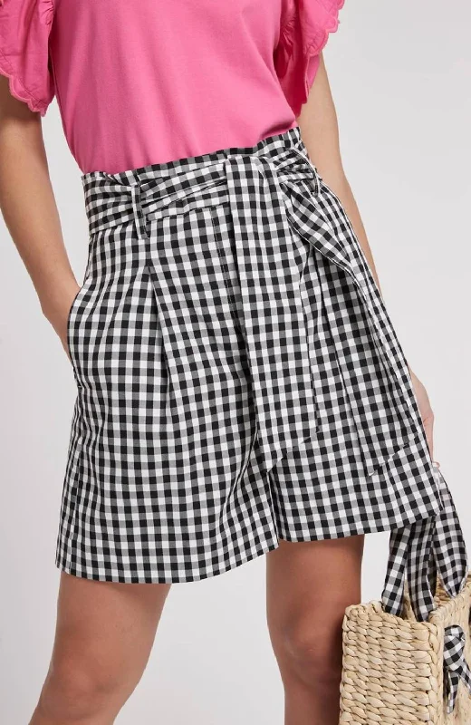 Belted Women Shorts to Enhance the WaistlineConner Short In Black
