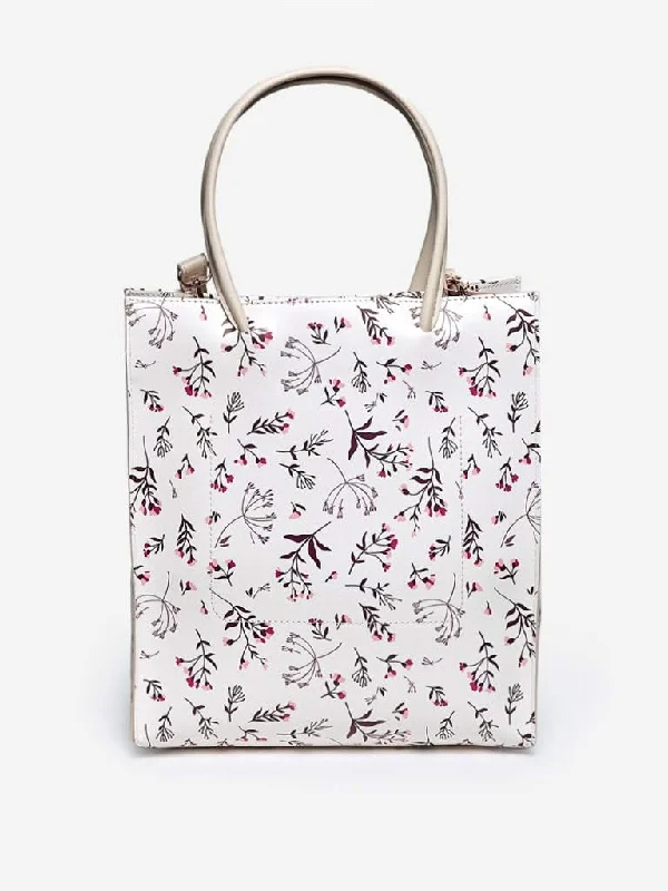 Denim Women Shorts with Distressed Details for a Casual VibeLOV Multicolour Foliage Print Tote Bag Denim Women Shorts with Distressed Details for a Casual VibeLOV Multicolour Foliage Print Tote Bag