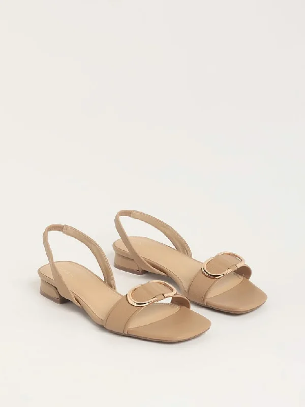 Plus Size Women Shorts with a Comfortable and Stylish FitLUNA BLU Beige Buckle Sandals Plus Size Women Shorts with a Comfortable and Stylish FitLUNA BLU Beige Buckle Sandals