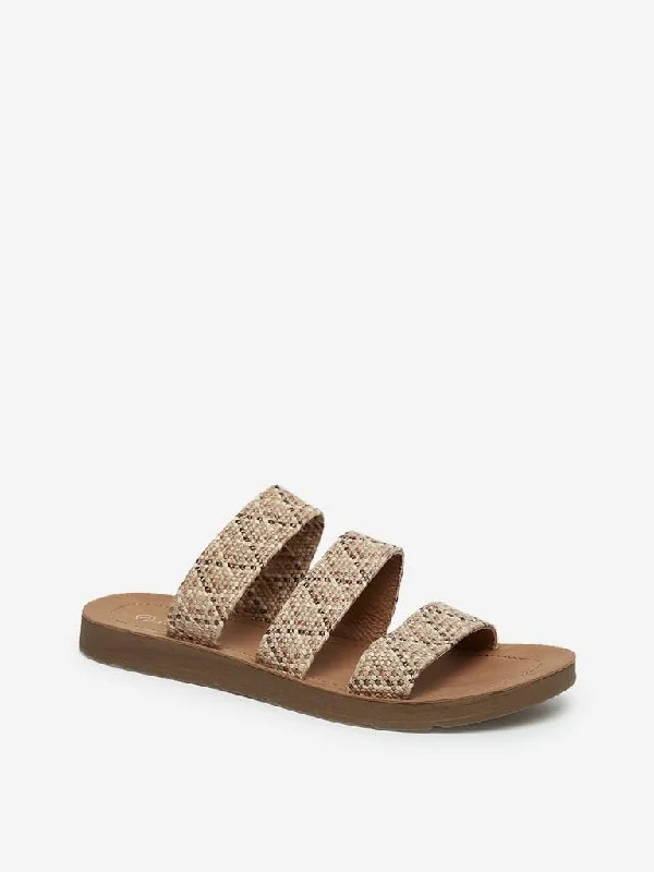 Plus Size Women Shorts with a Comfortable and Stylish FitLUNA BLU Beige Chevron Multiple Strap Sandals Plus Size Women Shorts with a Comfortable and Stylish FitLUNA BLU Beige Chevron Multiple Strap Sandals