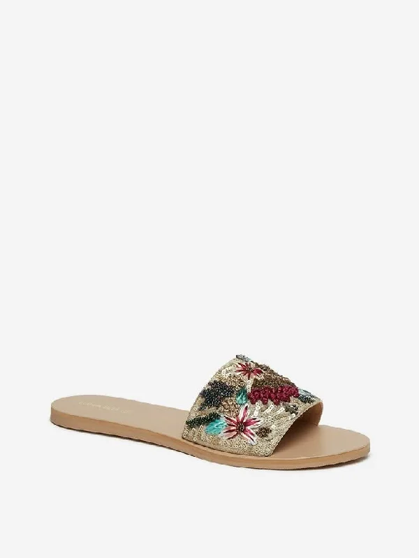 Bermuda Women Shorts for a Classic and Sophisticated LookLUNA BLU Beige Raffia Floral Sequinned Slides Bermuda Women Shorts for a Classic and Sophisticated LookLUNA BLU Beige Raffia Floral Sequinned Slides