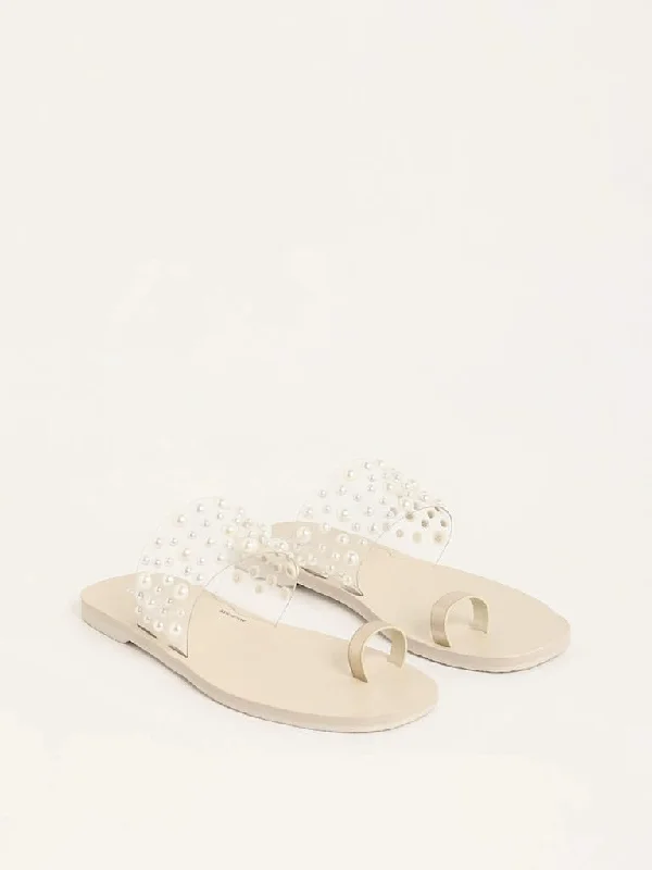 Belted Women Shorts to Enhance the WaistlineLUNA BLU Ivory Pearl Embellished Sandals Belted Women Shorts to Enhance the WaistlineLUNA BLU Ivory Pearl Embellished Sandals
