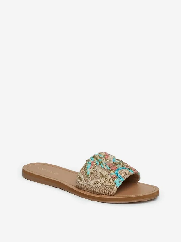 Plus Size Women Shorts with a Comfortable and Stylish FitLUNA BLU Multicolour Floral Slides Plus Size Women Shorts with a Comfortable and Stylish FitLUNA BLU Multicolour Floral Slides