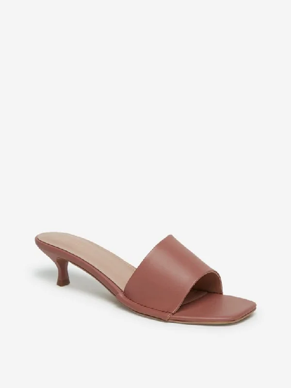 Bermuda Women Shorts for a Classic and Sophisticated LookLUNA BLU Pink Kitten Heel Sandals Bermuda Women Shorts for a Classic and Sophisticated LookLUNA BLU Pink Kitten Heel Sandals