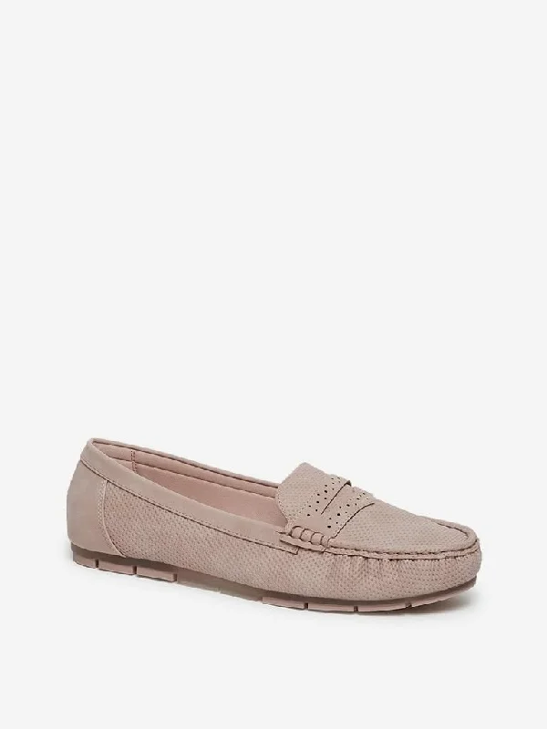 Bermuda Women Shorts for a Classic and Sophisticated LookLUNA BLU Pink Perforated Design Loafers Bermuda Women Shorts for a Classic and Sophisticated LookLUNA BLU Pink Perforated Design Loafers