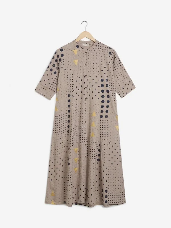 Solid Color Women Shorts in Bright Hues for a Bold StatementUtsa Beige Geometrical Print A-line Kurta Solid Color Women Shorts in Bright Hues for a Bold StatementUtsa Beige Geometrical Print A-line Kurta