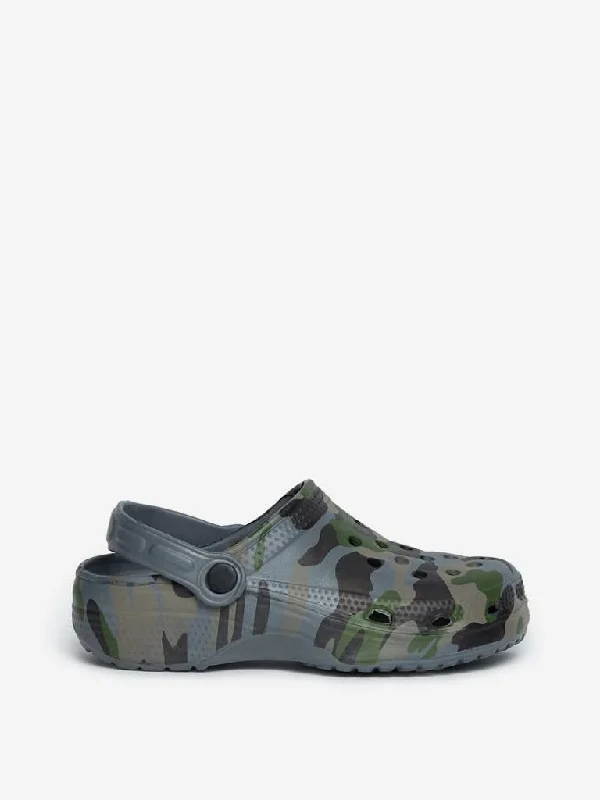 Embroidered Women Shorts with Intricate DesignsYellow Multicolour Camouflage Print Clogs Embroidered Women Shorts with Intricate DesignsYellow Multicolour Camouflage Print Clogs